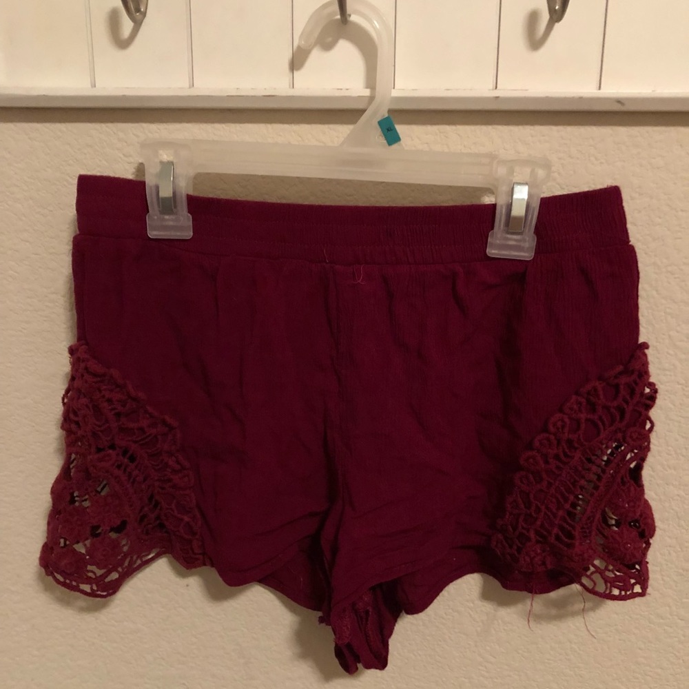 🍉Forever 21 burgundy lace shorts